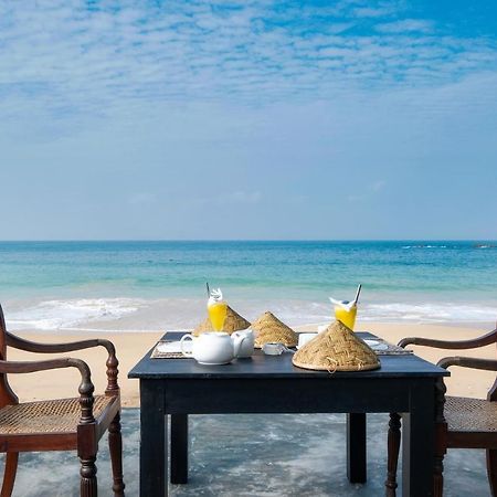 Blue Parrot Beach Villa อัมบาลังโกดา ภายนอก รูปภาพ
