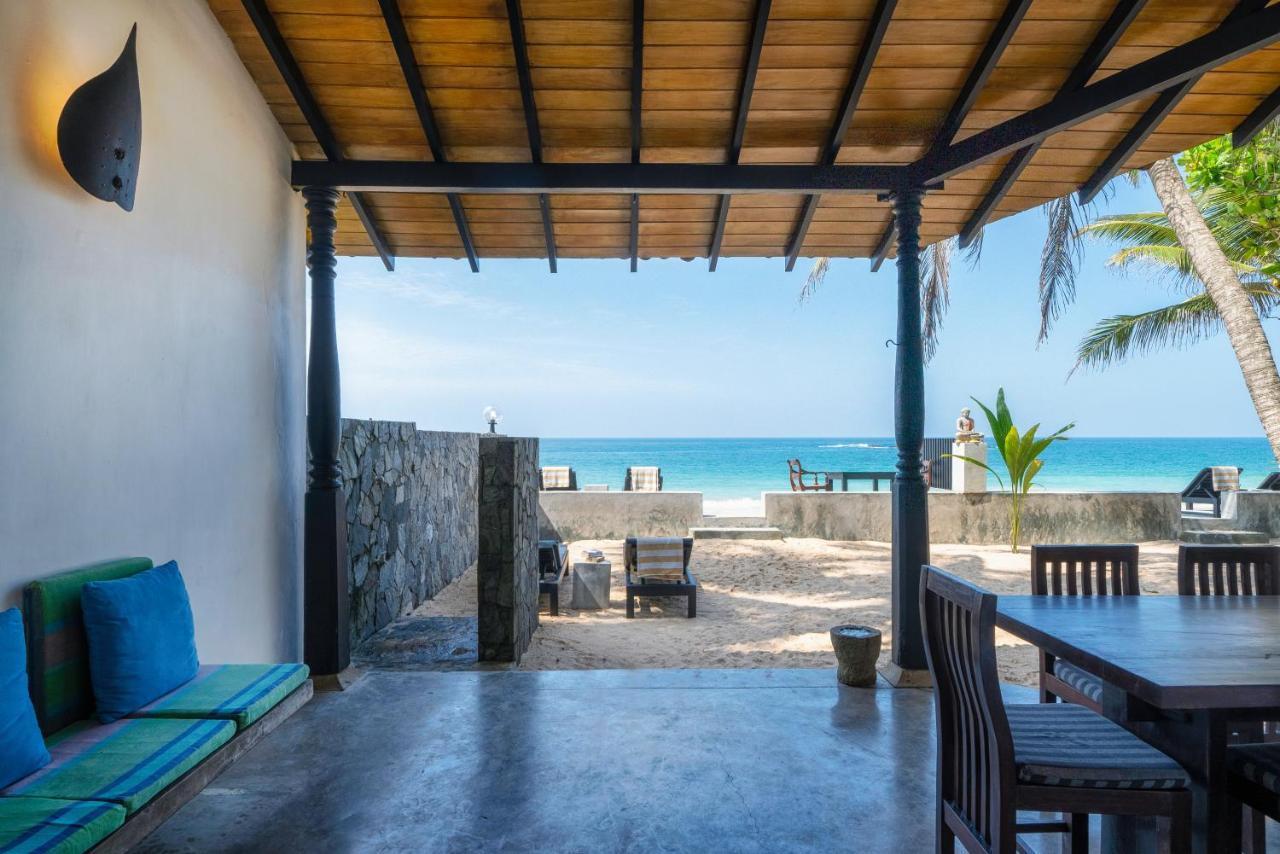 Blue Parrot Beach Villa อัมบาลังโกดา ภายนอก รูปภาพ