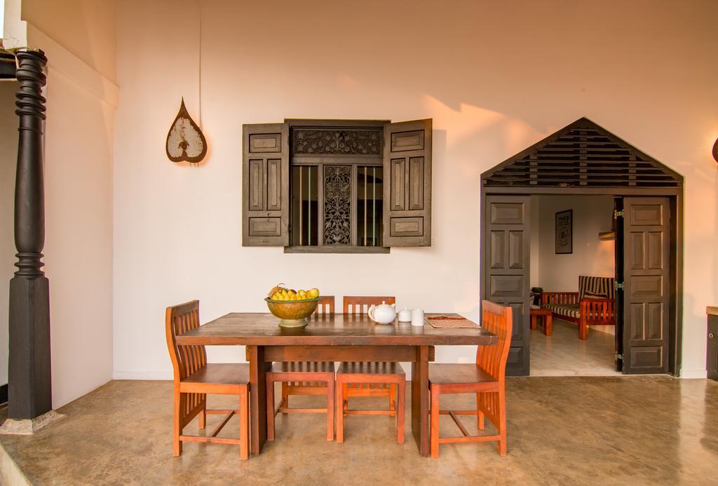 Blue Parrot Beach Villa อัมบาลังโกดา ภายนอก รูปภาพ