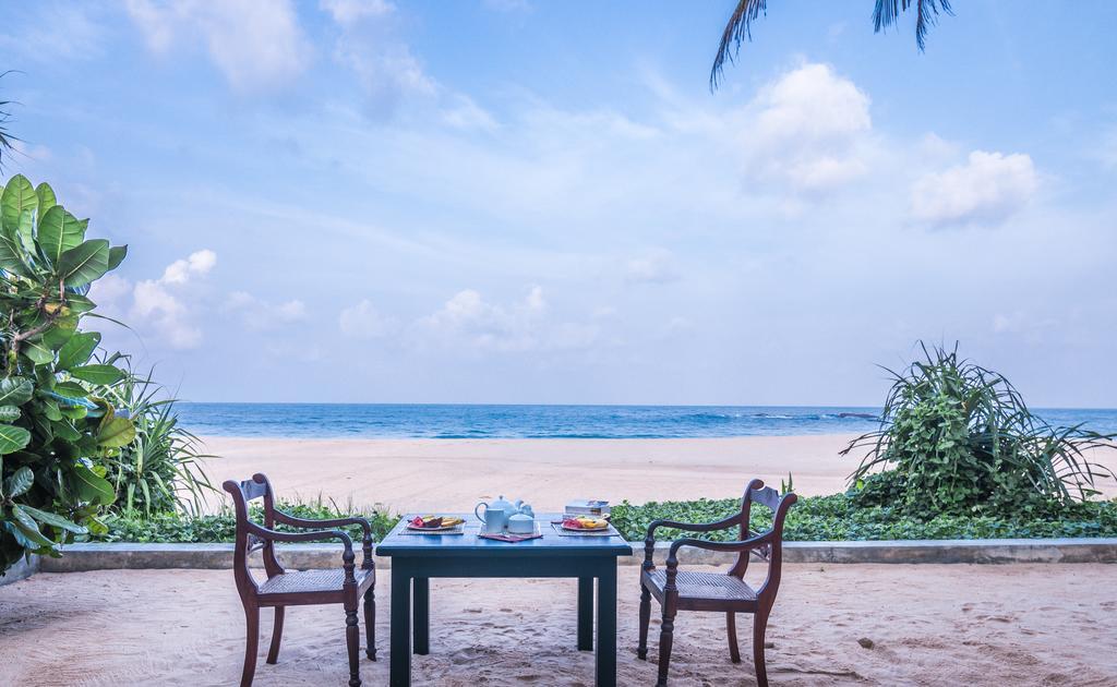 Blue Parrot Beach Villa อัมบาลังโกดา ภายนอก รูปภาพ