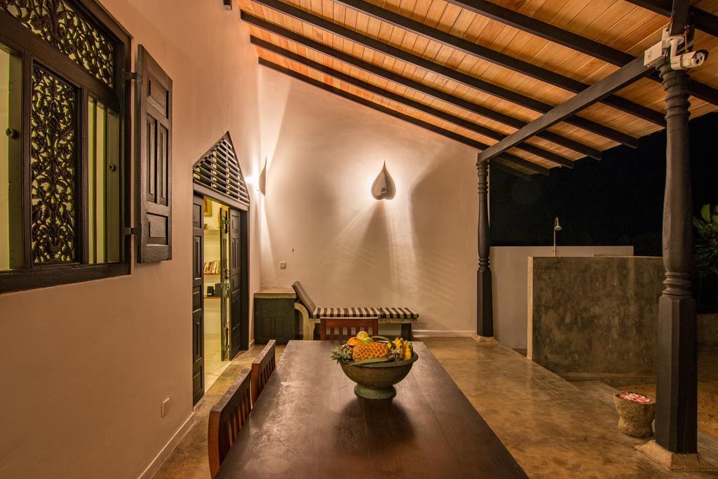 Blue Parrot Beach Villa อัมบาลังโกดา ภายนอก รูปภาพ