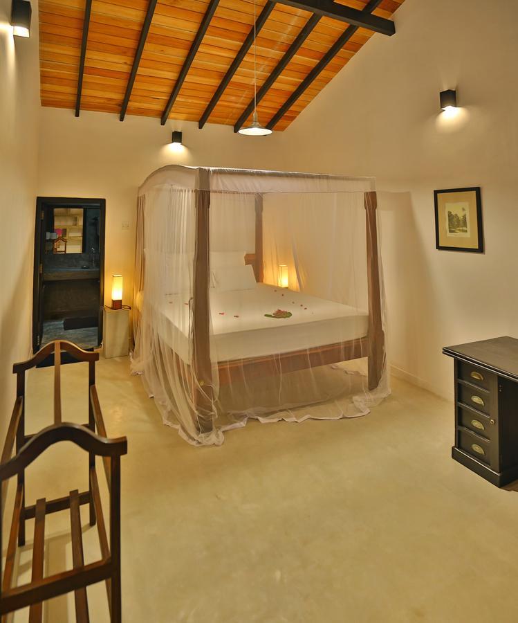 Blue Parrot Beach Villa อัมบาลังโกดา ภายนอก รูปภาพ