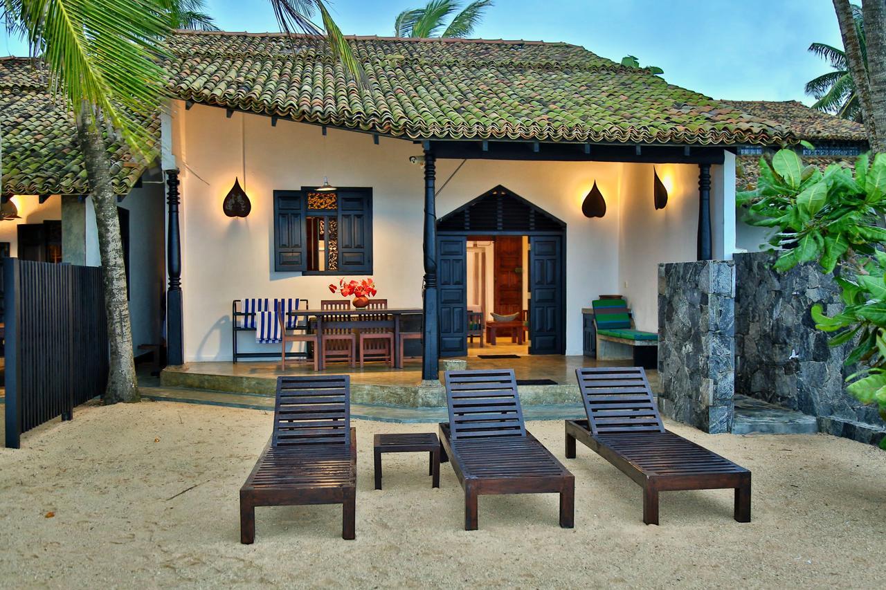 Blue Parrot Beach Villa อัมบาลังโกดา ภายนอก รูปภาพ