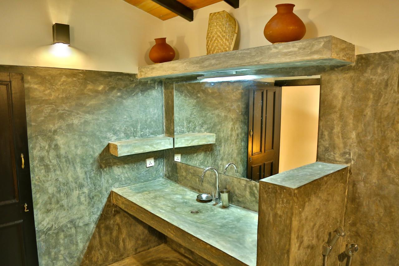 Blue Parrot Beach Villa อัมบาลังโกดา ภายนอก รูปภาพ