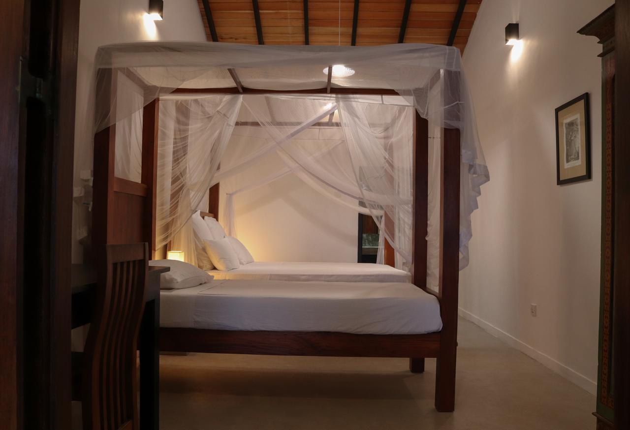 Blue Parrot Beach Villa อัมบาลังโกดา ภายนอก รูปภาพ