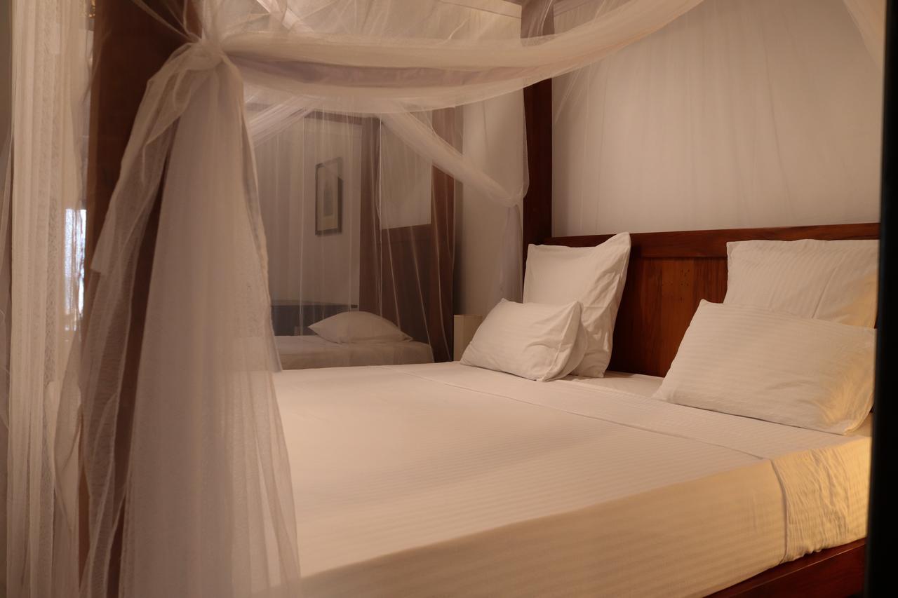 Blue Parrot Beach Villa อัมบาลังโกดา ภายนอก รูปภาพ