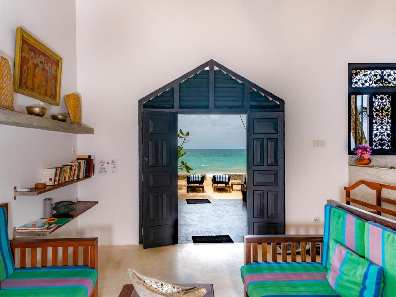 Blue Parrot Beach Villa อัมบาลังโกดา ภายนอก รูปภาพ